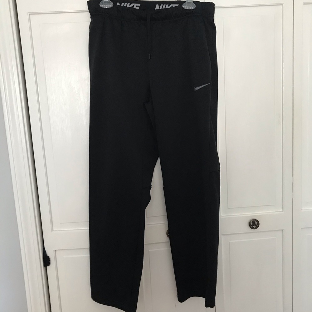 Men’s black nike sweatpants